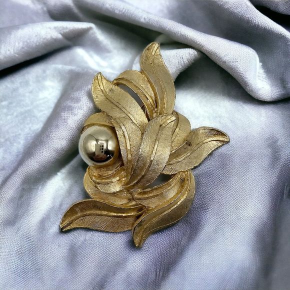 Estate Statement Brooch Vintage Leaves Fern Bouquet Brushed Gold Tone Floral - Picture 8 of 8